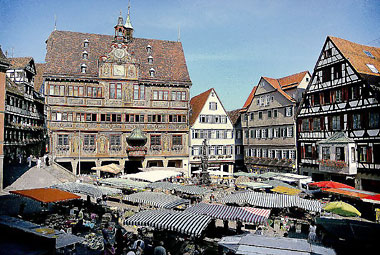 Tübingen - Marktplatz mit Rathaus